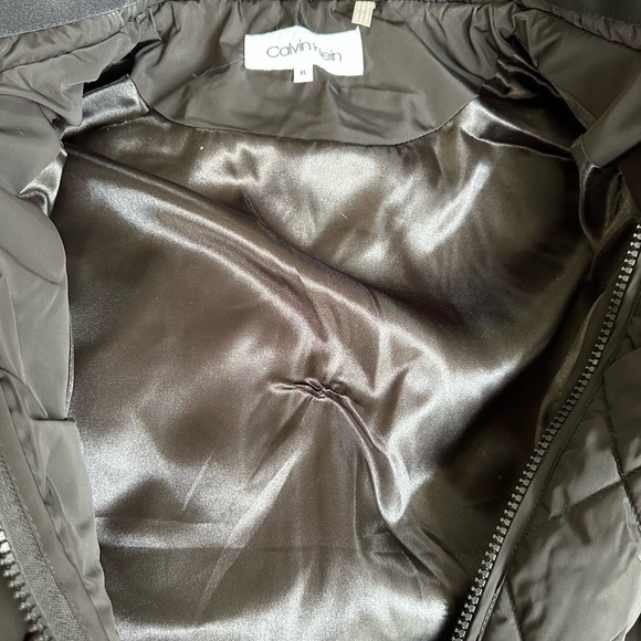 🌸 2/$25 Calvin Klein Black Logo Puffer Vest with Pockets - Picture 6 of 7